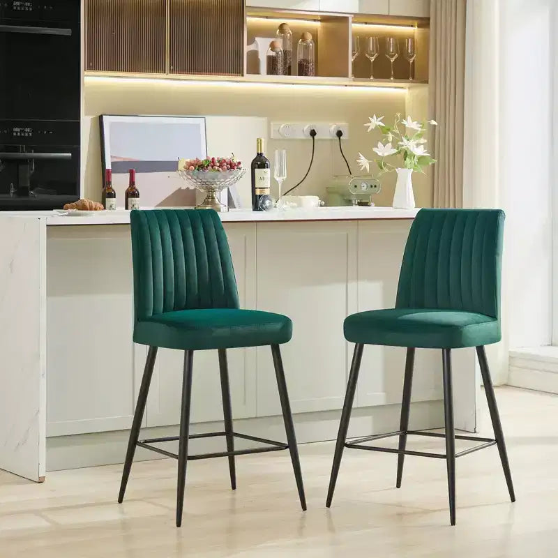 Tabourets de bar modernes en velours à hauteur de comptoir avec pieds en fer noir